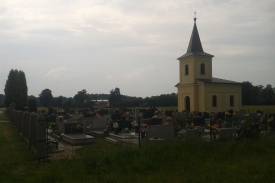 Cmentarz w Bładnicach Dolnych, fot.: PD/ox.pl