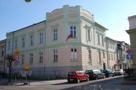 Skoczów, odnowiony budynek na ul. Mickiewicza, obecna siedziba biblioteki