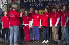 wystep choru z Trzynca podczas Euroregionalnego Festiwalu Dzieci i Mlodziezy w Skoczowie
