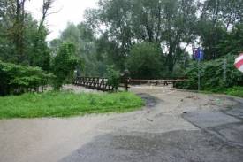 Most wielokrotnie był zalewany, tu powódz z 2005 roku, fot.arc.