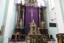Tak dziś wygląda ołtarz w kościele Marii Magdaleny w Cieszynie, fot. indi