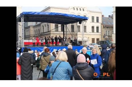 Lekcja Śpiewania Patriotycznego w Cieszynie.  foto MJ/OX.PL