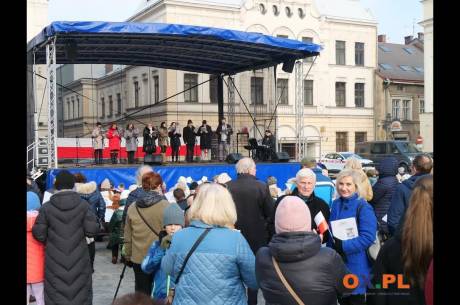 Lekcja Śpiewania Patriotycznego w Cieszynie.  foto MJ/OX.PL