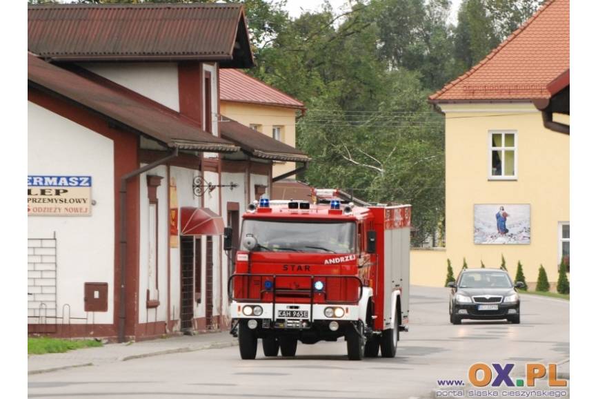 Pożar samochodu na Kochanowskiego w Zebrzydowicach